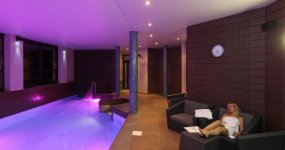 CLUB 7 - Photo 1