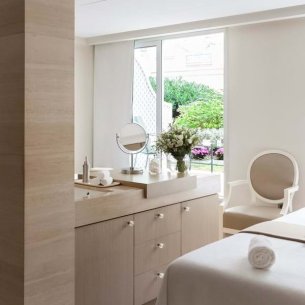 SPA LE BRISTOL BY LA PRAIRIE
