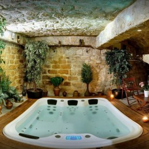 LES BAINS D'AGNIA