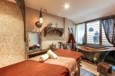 SANDRO SPA - Photo 3